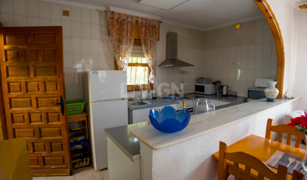 Resale - Villa - La Siesta - Costa Blanca