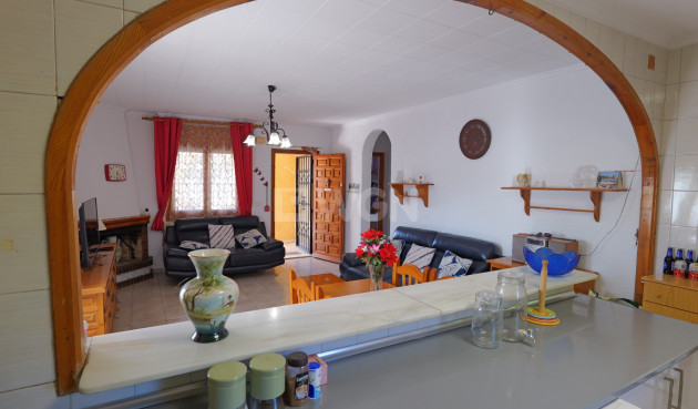 Resale - Villa - La Siesta - Costa Blanca