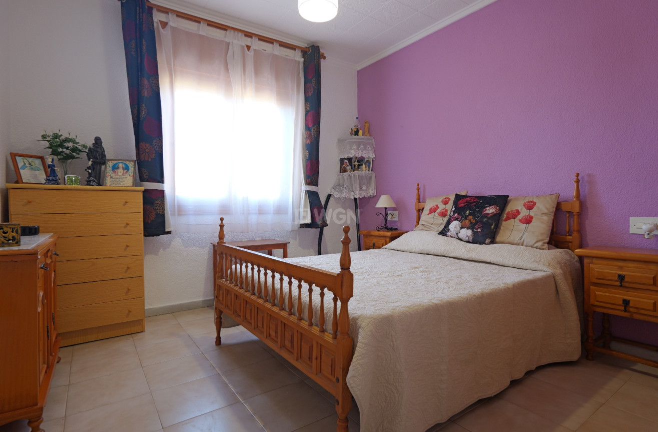 Resale - Villa - La Siesta - Costa Blanca