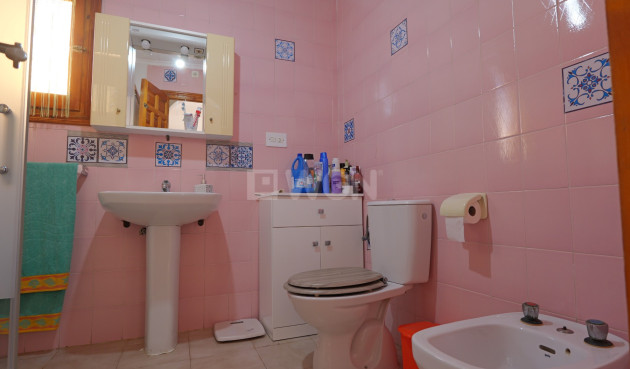 Resale - Villa - La Siesta - Costa Blanca