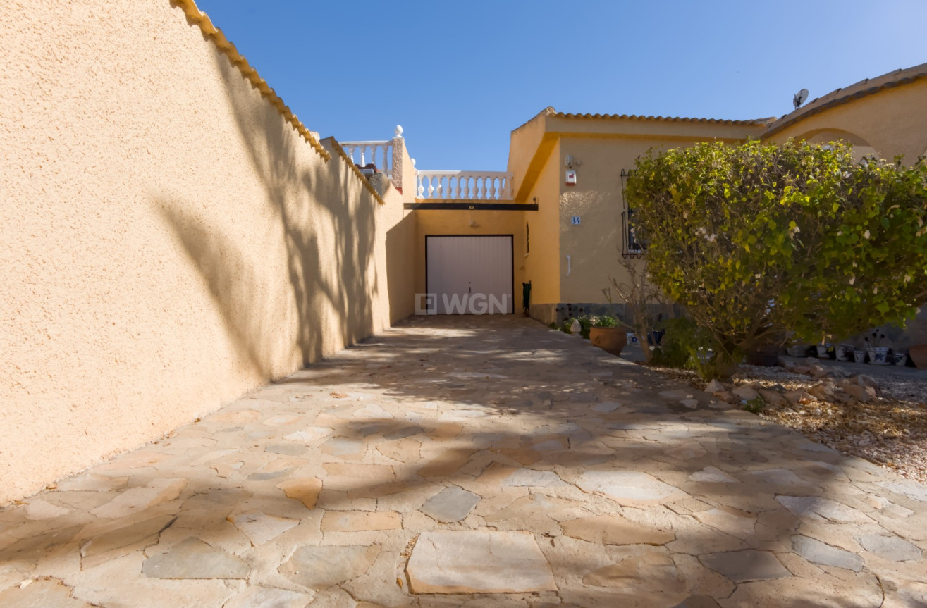 Resale - Villa - La Siesta - Costa Blanca