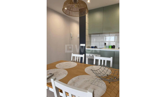 Odsprzedaż - Mieszkanie w bloku - Torrevieja - Centro