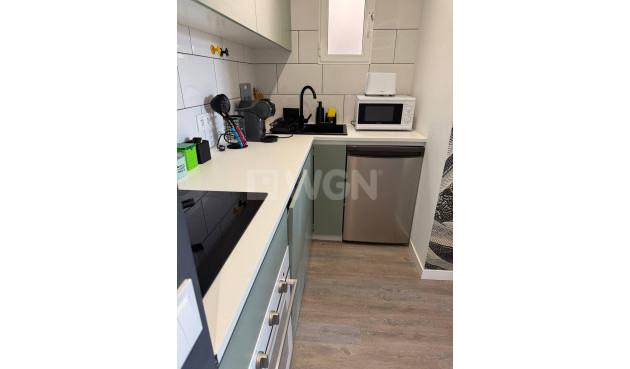 Odsprzedaż - Mieszkanie w bloku - Torrevieja - Centro