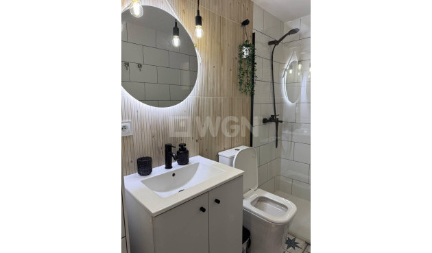 Odsprzedaż - Mieszkanie w bloku - Torrevieja - Centro