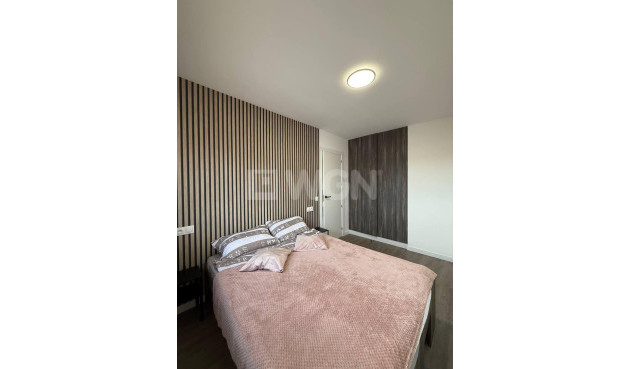 Odsprzedaż - Mieszkanie w bloku - Torrevieja - Centro