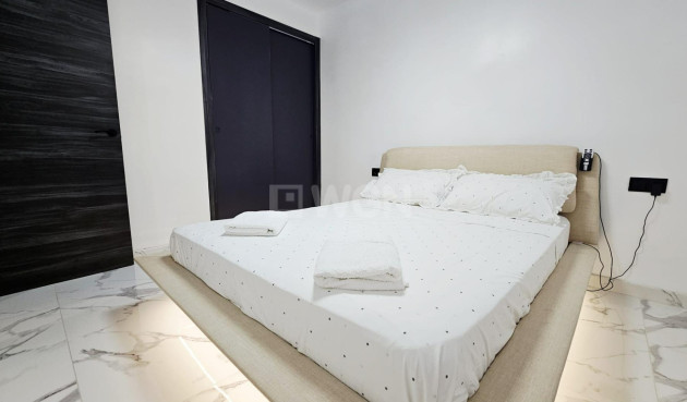Resale - Apartment / flat - Torrevieja - Acequion