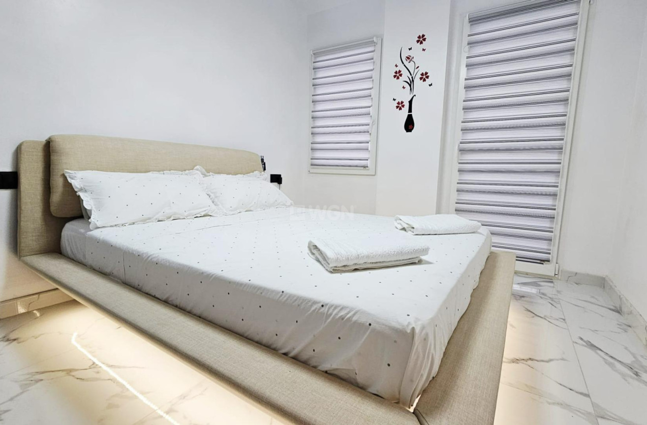 Resale - Apartment / flat - Torrevieja - Acequion