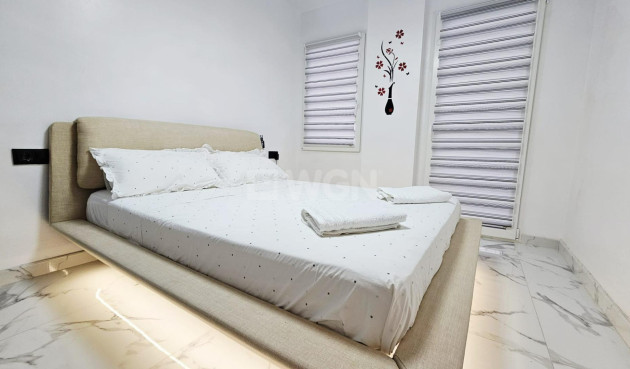 Resale - Apartment / flat - Torrevieja - Acequion