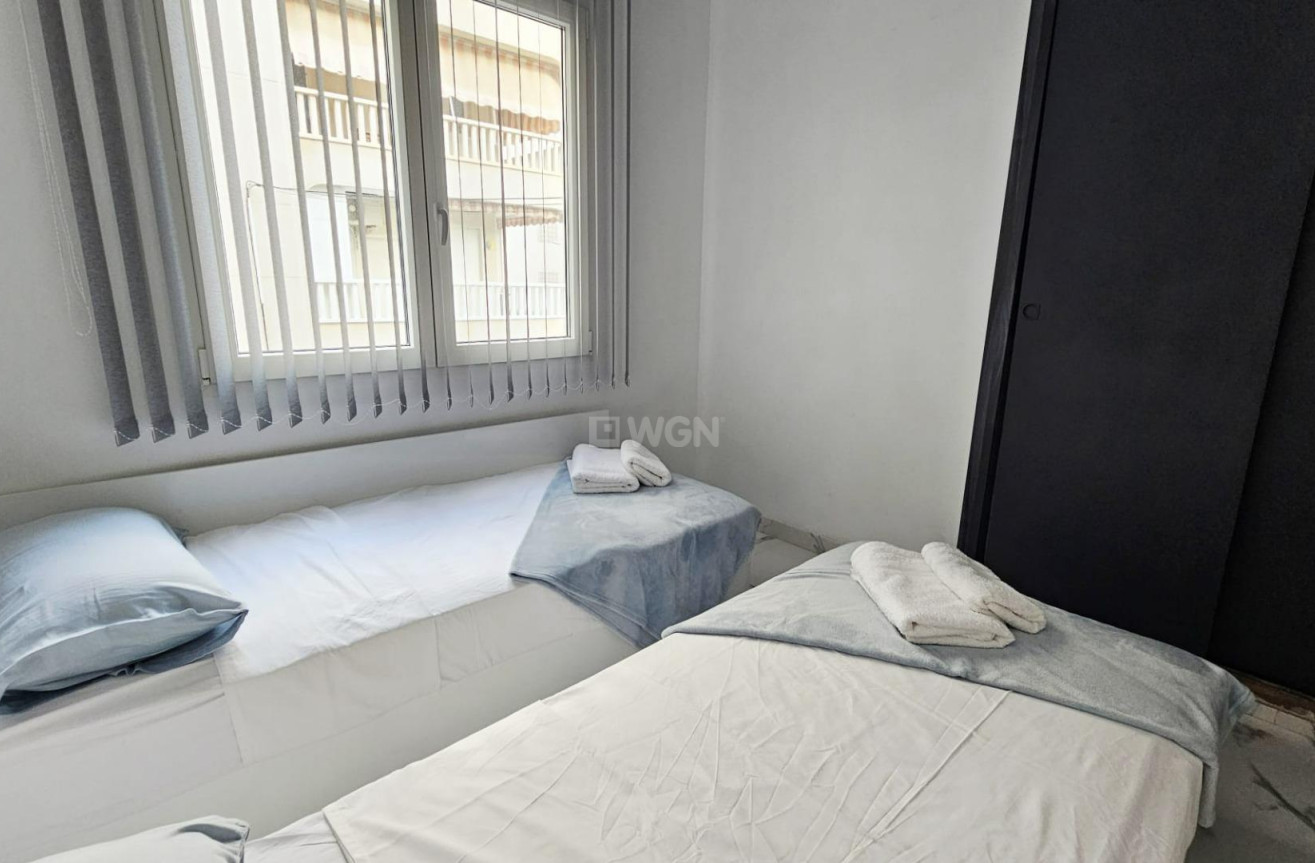 Resale - Apartment / flat - Torrevieja - Acequion