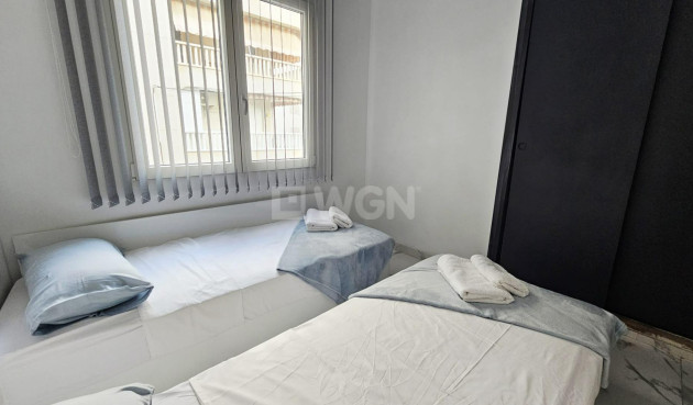 Resale - Apartment / flat - Torrevieja - Acequion