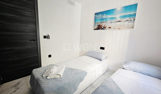Resale - Apartment / flat - Torrevieja - Acequion