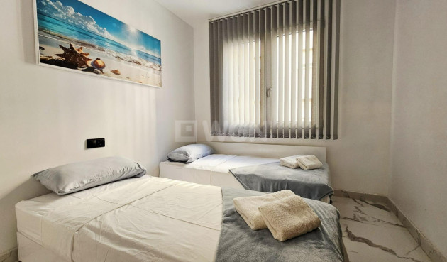 Resale - Apartment / flat - Torrevieja - Acequion