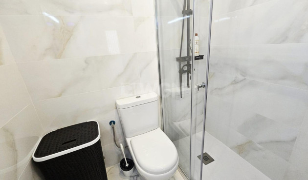 Resale - Apartment / flat - Torrevieja - Acequion