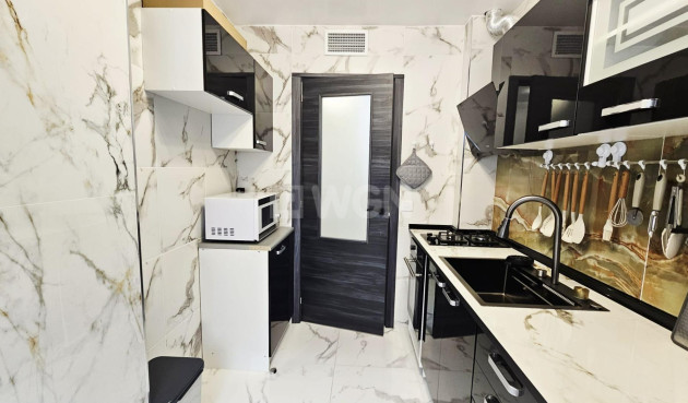 Resale - Apartment / flat - Torrevieja - Acequion