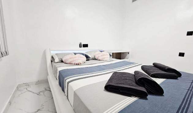 Resale - Apartment / flat - Torrevieja - Acequion