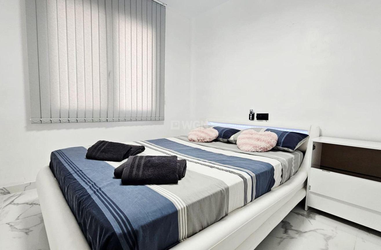 Resale - Apartment / flat - Torrevieja - Acequion