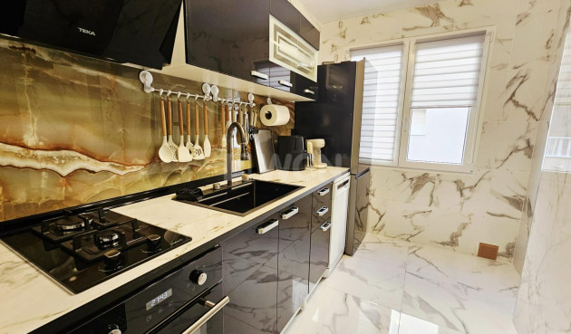 Resale - Apartment / flat - Torrevieja - Acequion