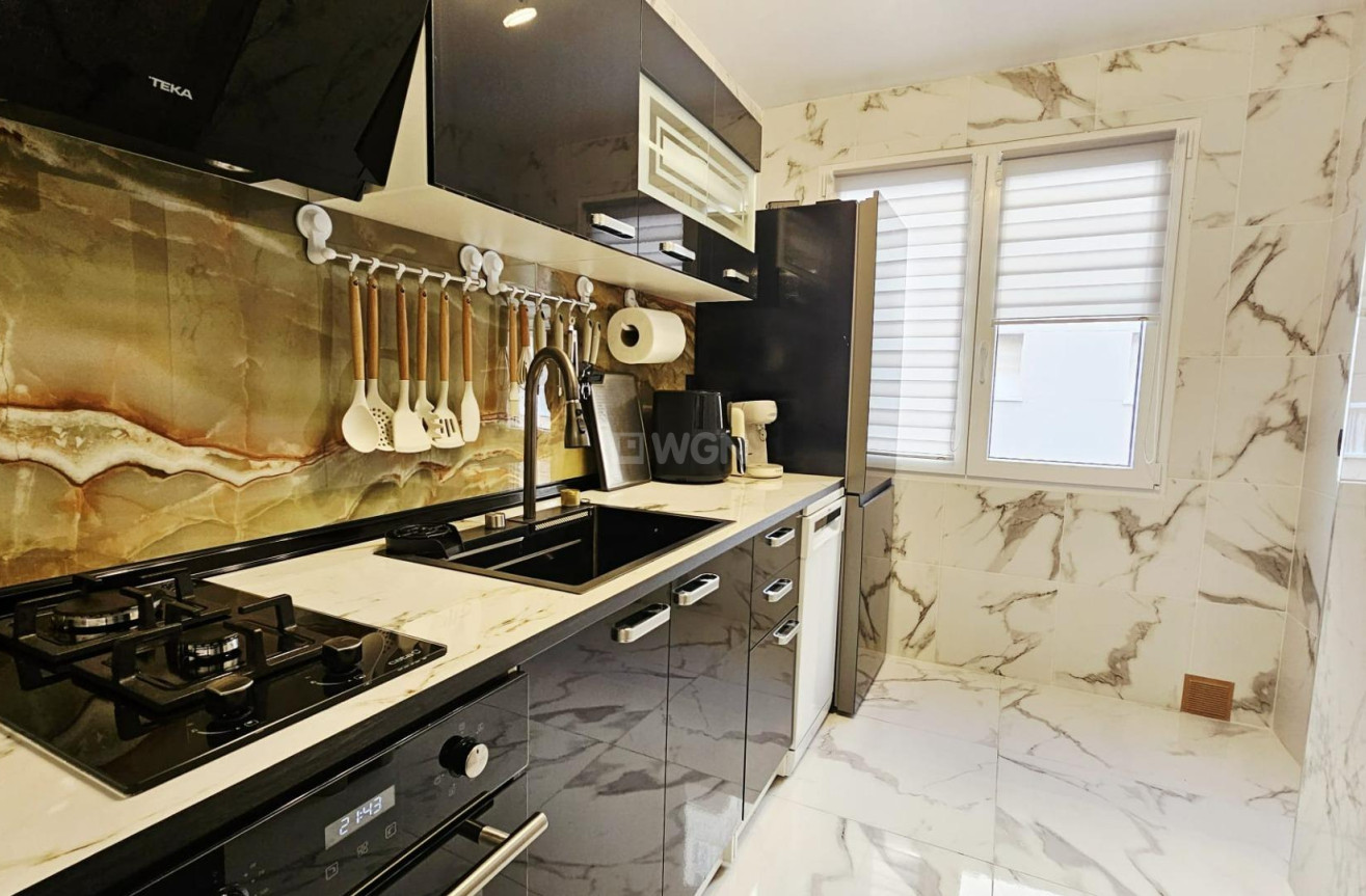 Resale - Apartment / flat - Torrevieja - Acequion