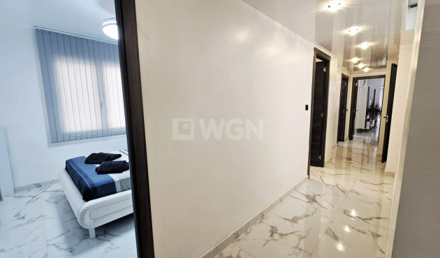 Resale - Apartment / flat - Torrevieja - Acequion