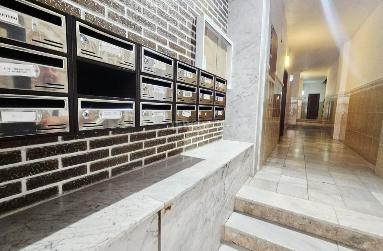 Resale - Apartment / flat - Torrevieja - Acequion