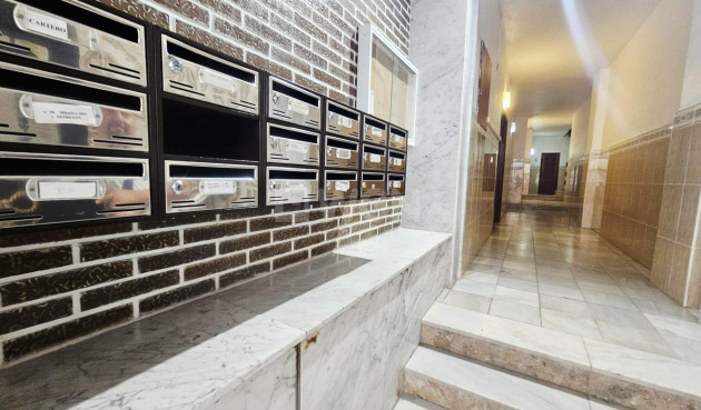 Resale - Apartment / flat - Torrevieja - Acequion