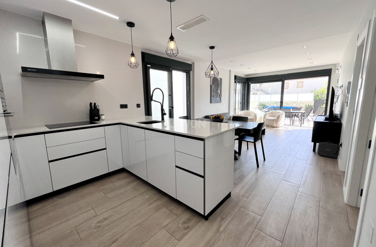 Reventa - Villa - Playa Flamenca - Costa Blanca