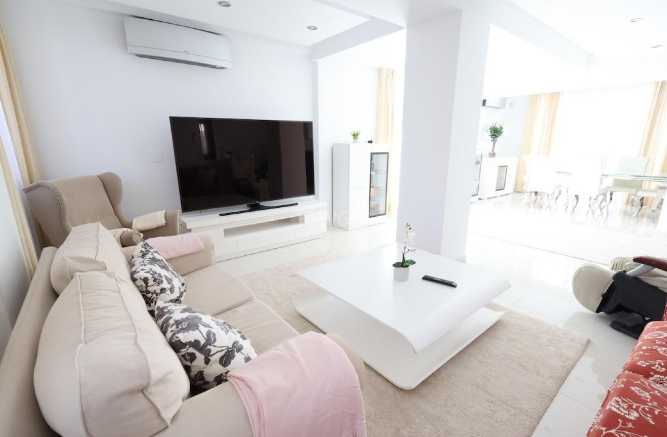 Resale - Villa - Cabo Roig - Costa Blanca