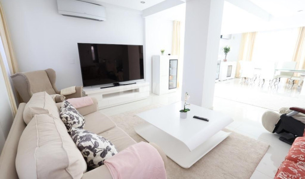 Resale - Villa - Cabo Roig - Costa Blanca