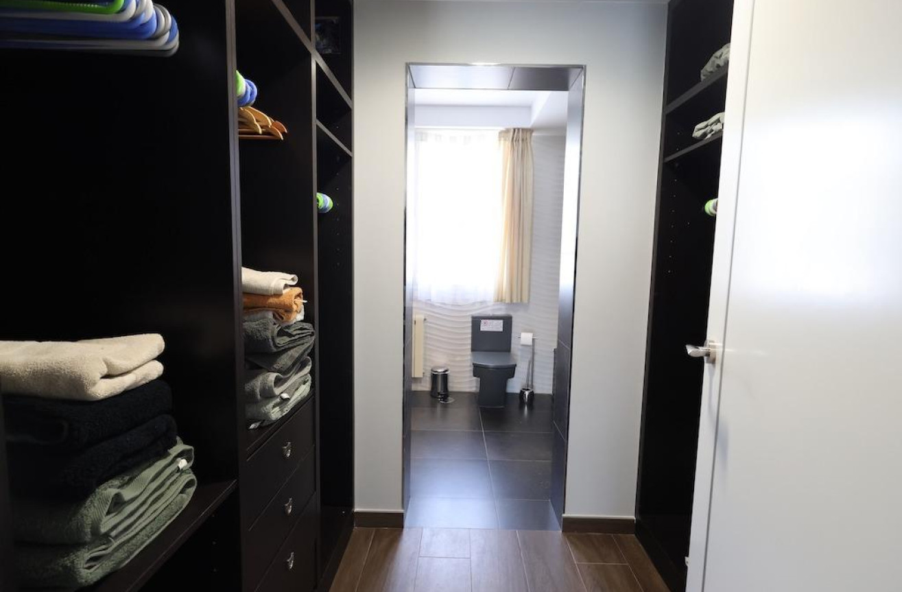 Resale - Villa - Cabo Roig - Costa Blanca