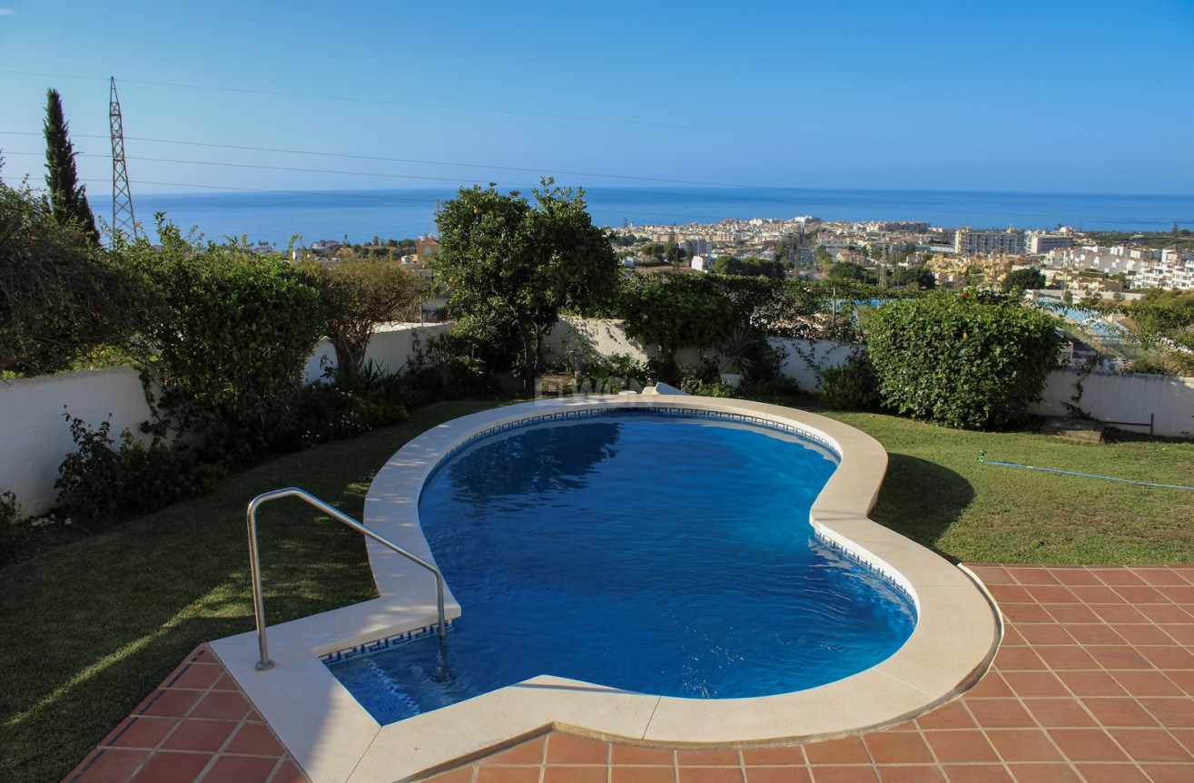 Odsprzedaż - Villa - Nerja - Costa del Sol