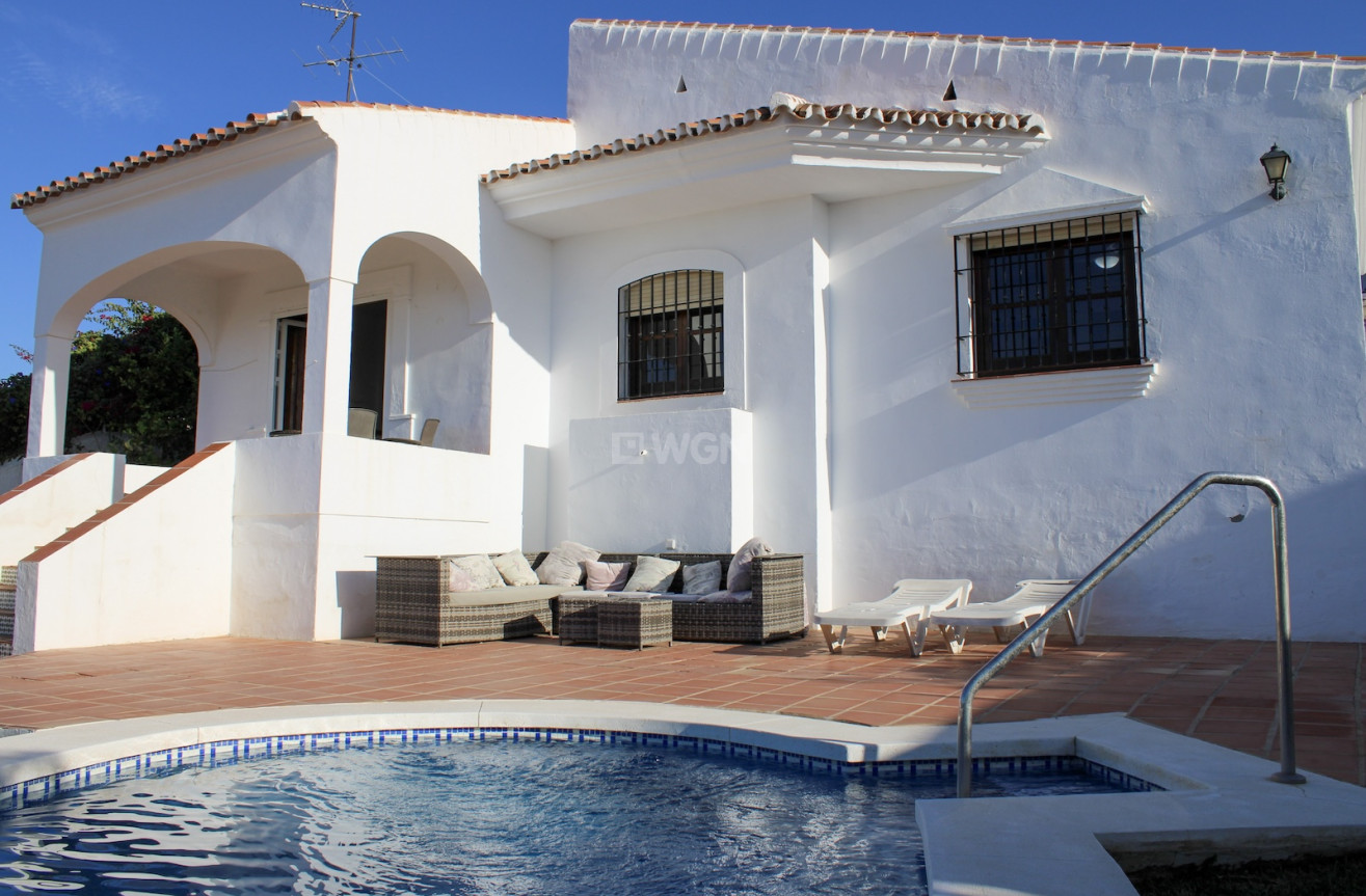 Odsprzedaż - Villa - Nerja - Costa del Sol