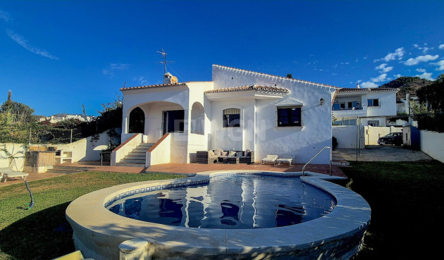 Odsprzedaż - Villa - Nerja - Costa del Sol