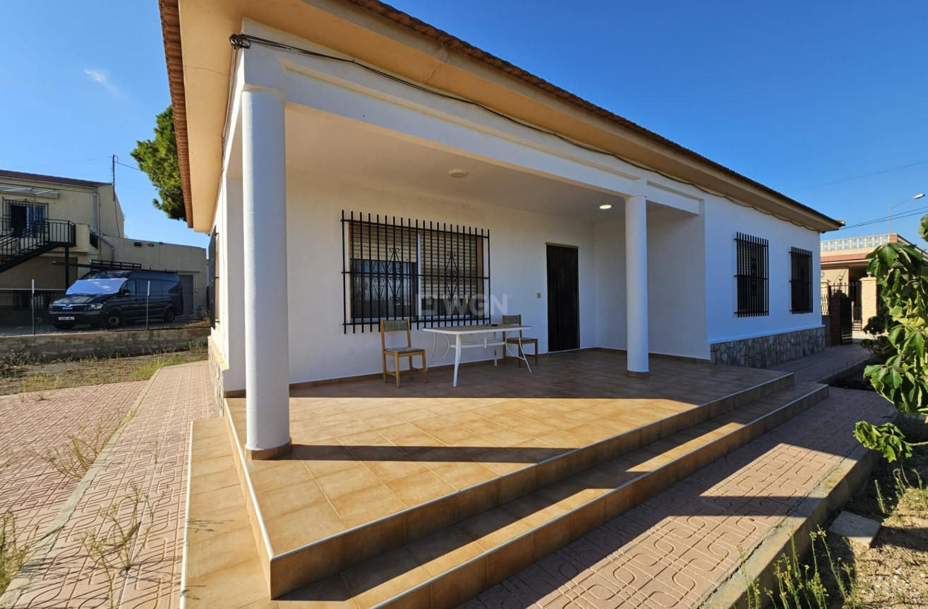 Odsprzedaż - Villa - Guardamar del Segura - Buenavista