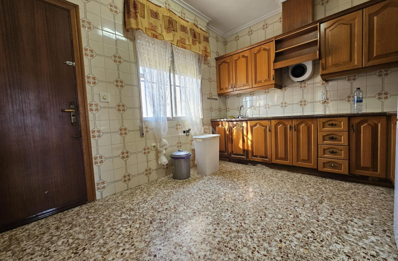 Odsprzedaż - Villa - Guardamar del Segura - Buenavista