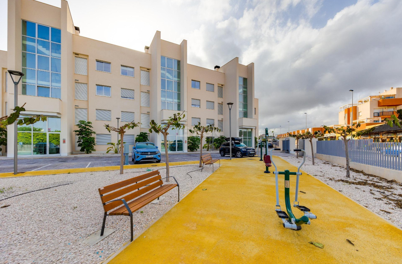 Odsprzedaż - Mieszkanie w bloku - Orihuela Costa - Villamartín-las Filipinas