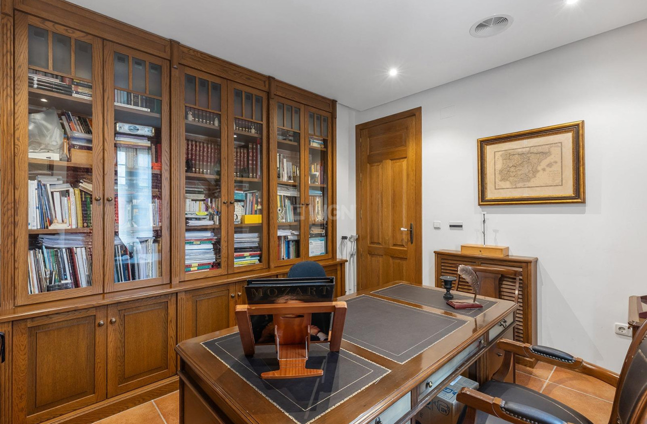 Odsprzedaż - Villa - Torrevieja - La Veleta