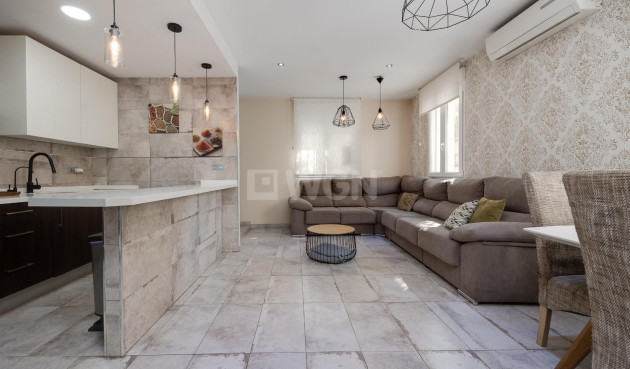 Odsprzedaż - Kamienica - Torrevieja - Centro