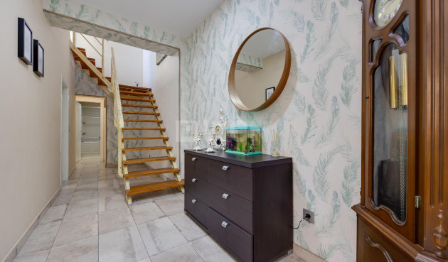 Odsprzedaż - Kamienica - Torrevieja - Centro