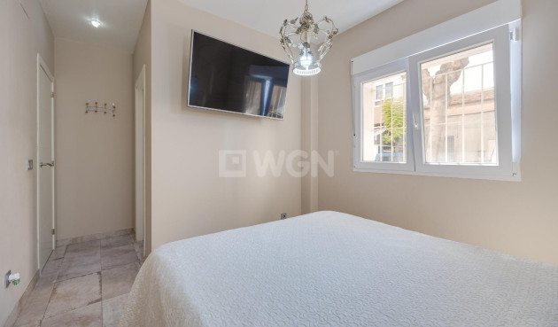 Odsprzedaż - Kamienica - Torrevieja - Centro