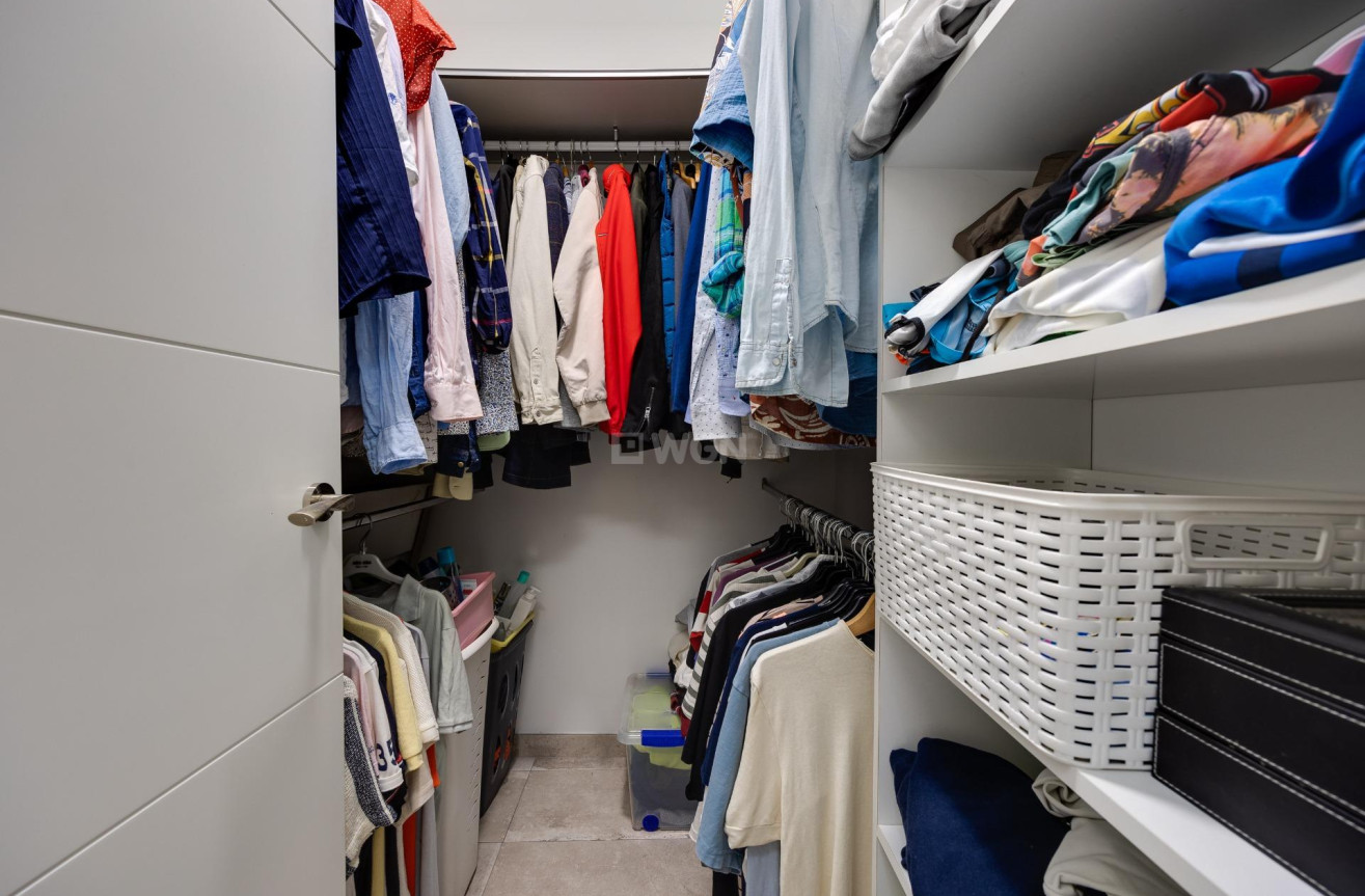 Odsprzedaż - Kamienica - Torrevieja - Centro