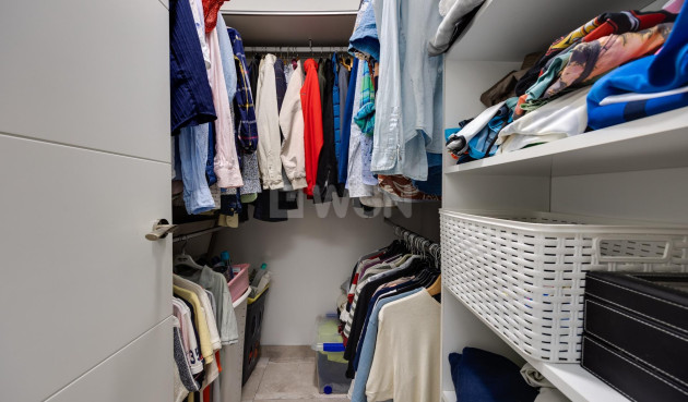 Odsprzedaż - Kamienica - Torrevieja - Centro