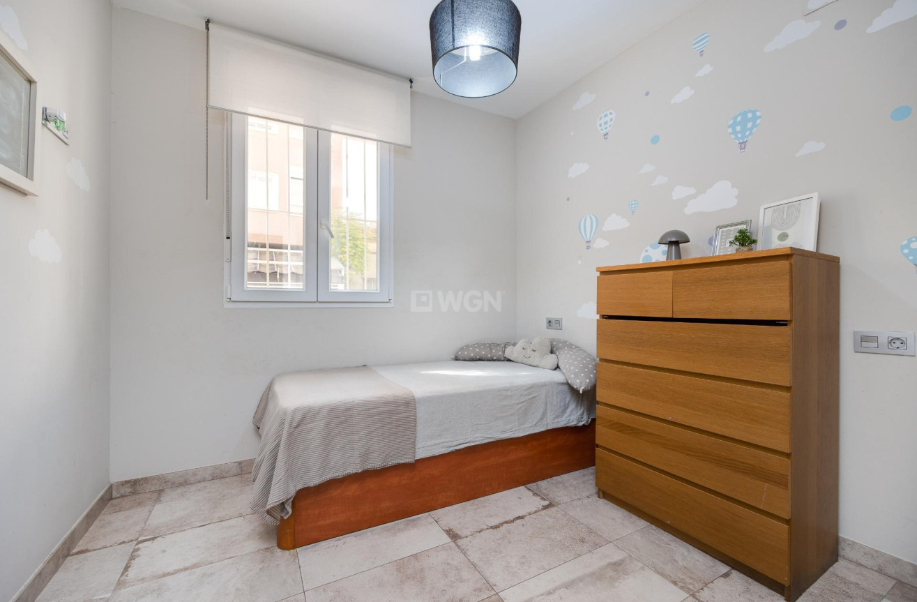 Odsprzedaż - Kamienica - Torrevieja - Centro