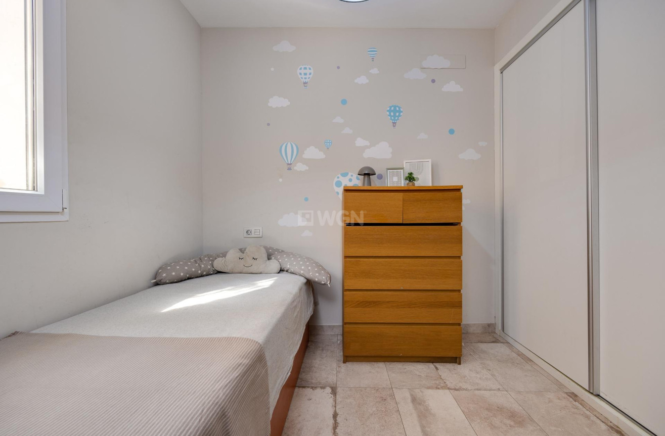 Odsprzedaż - Kamienica - Torrevieja - Centro