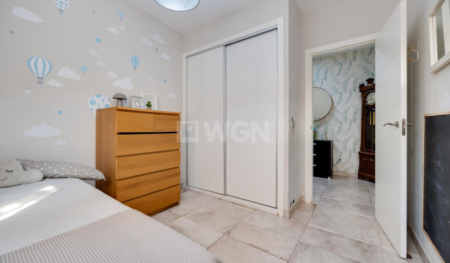 Odsprzedaż - Kamienica - Torrevieja - Centro