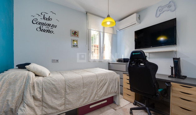 Odsprzedaż - Kamienica - Torrevieja - Centro