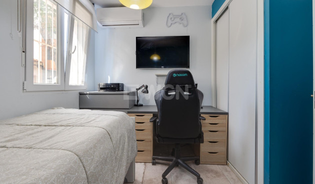 Odsprzedaż - Kamienica - Torrevieja - Centro