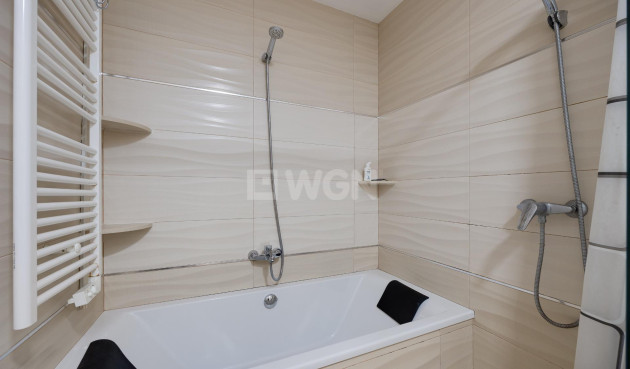 Odsprzedaż - Kamienica - Torrevieja - Centro