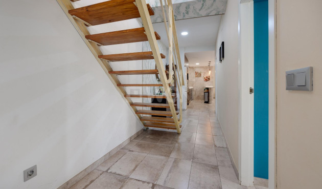 Odsprzedaż - Kamienica - Torrevieja - Centro