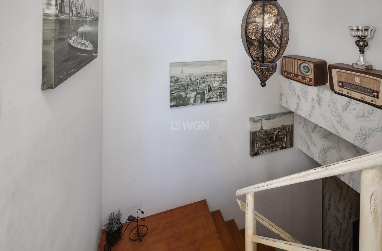 Odsprzedaż - Kamienica - Torrevieja - Centro