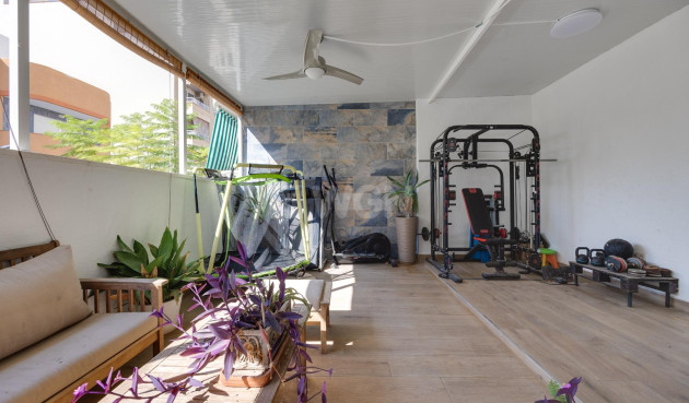 Odsprzedaż - Kamienica - Torrevieja - Centro